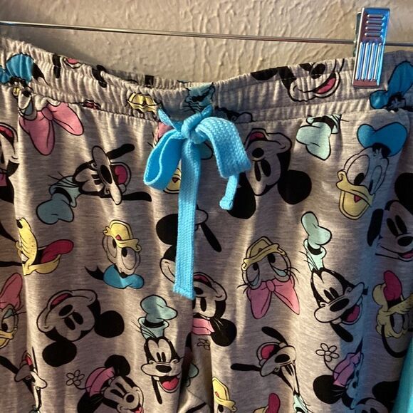 Mickey and friends PJs NWT size S kids - Picture 4 of 12